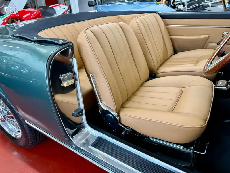Alfa romeo 2600 spider 5adklcc6g4cp58tu5 gup