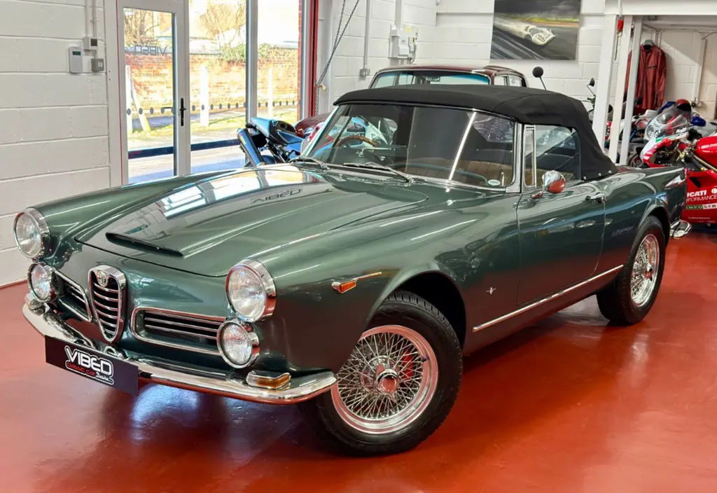 Alfa romeo 2600 spider fzlkqc9ad8nimtwlyxjew