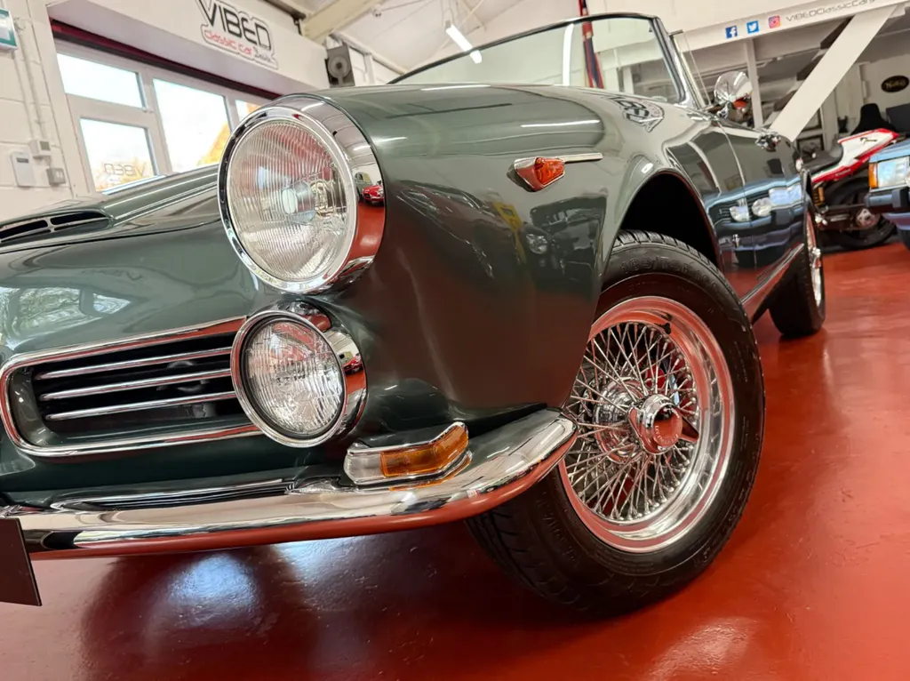 Alfa romeo 2600 spider j5sbzu3jsksveyvkh7lu3