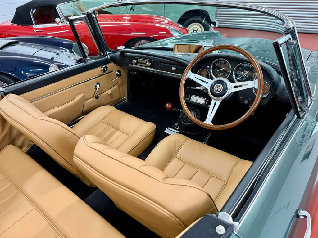 Alfa romeo 2600 spider kr twfvrmj gtrsvmrqul