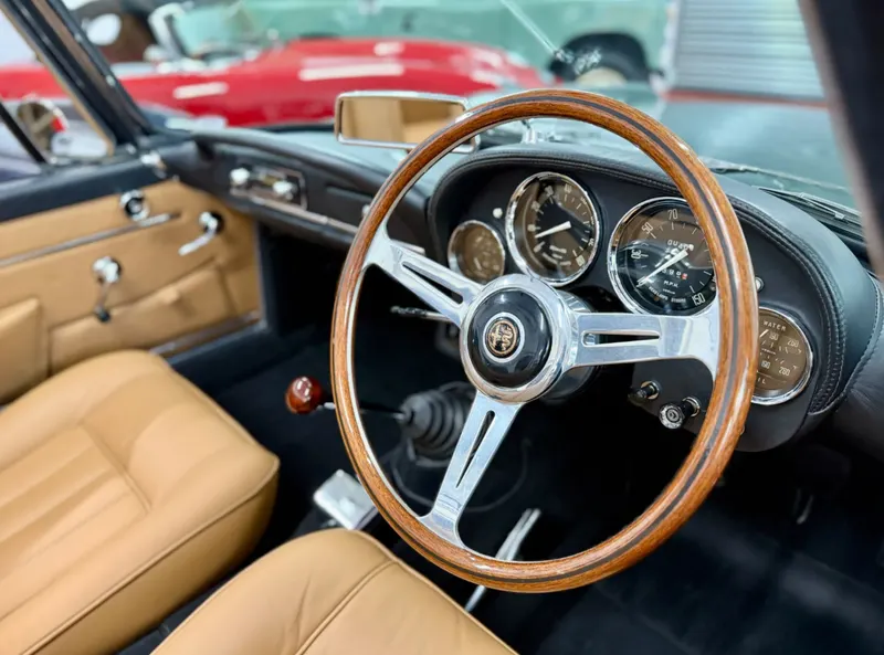 Alfa romeo 2600 spider wennl4ogmun1s4pypqeim