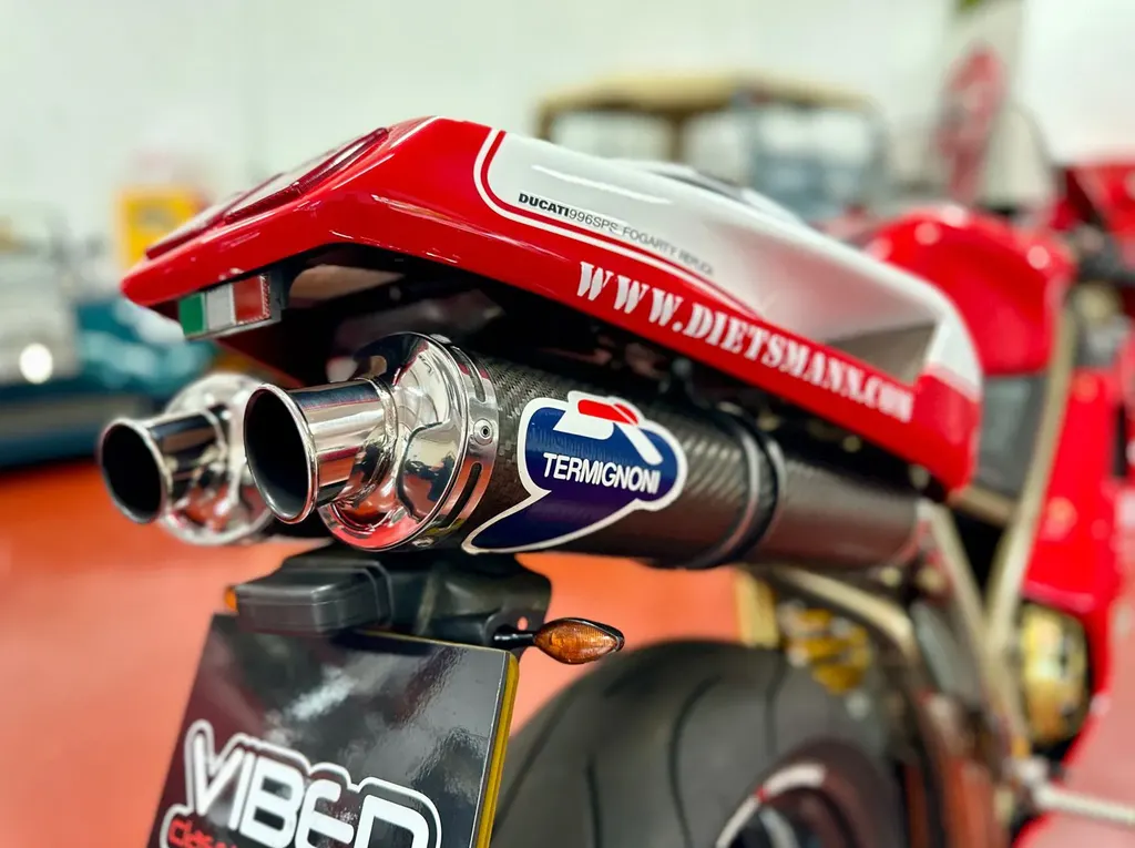 Ducati 996 fmzdhuvvohi8n8yytuyfb