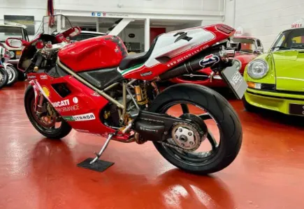 Ducati 996  gwoxo1wqhoyqk4f0s6iw