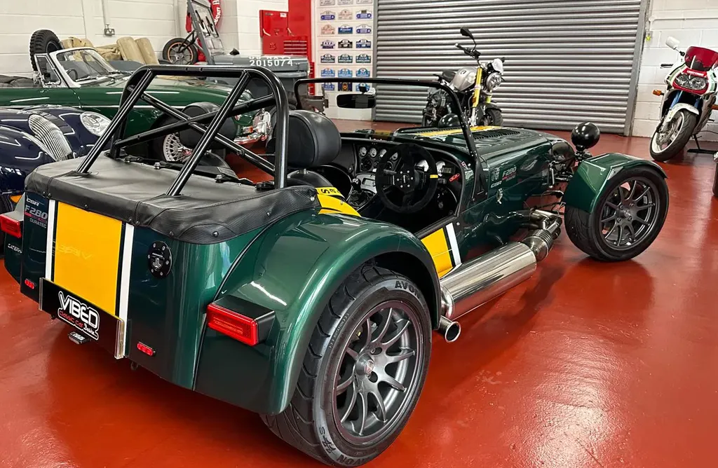Caterham seven tcfczhidw3dntznndh1iu