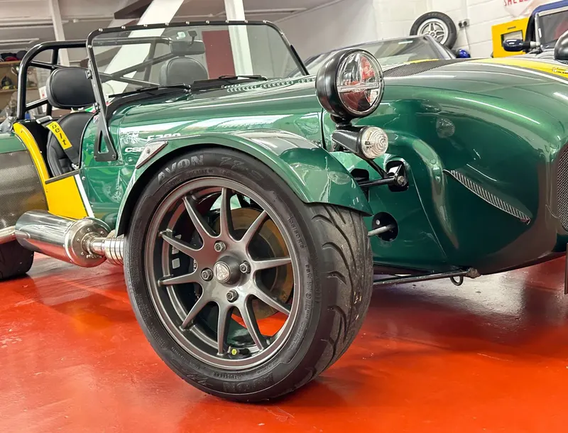 Caterham seven tejfo8ombubbvowdi983p