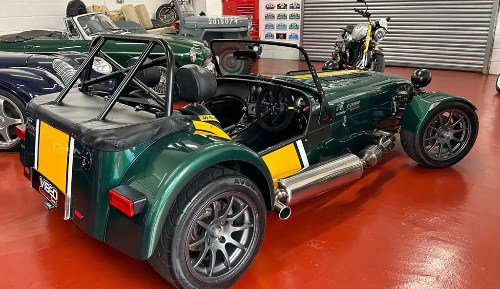 Caterham seven c7pq9tesrgmho0dnz iah
