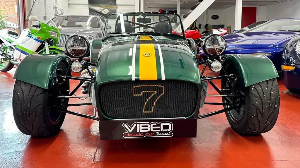 Caterham seven jdjqi6doc00xto1ocwxtz