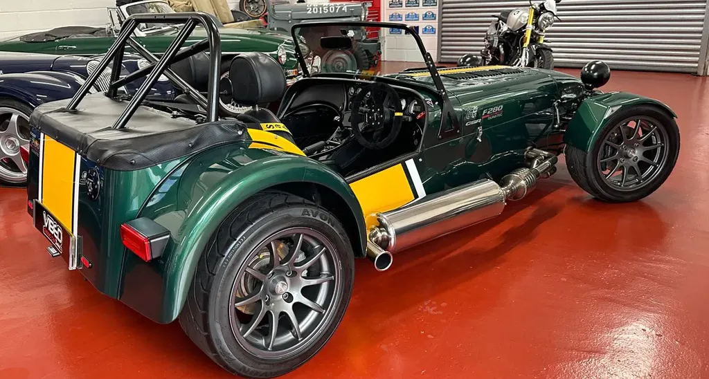 Caterham seven qyho0ph4sjjvflm5zg5de