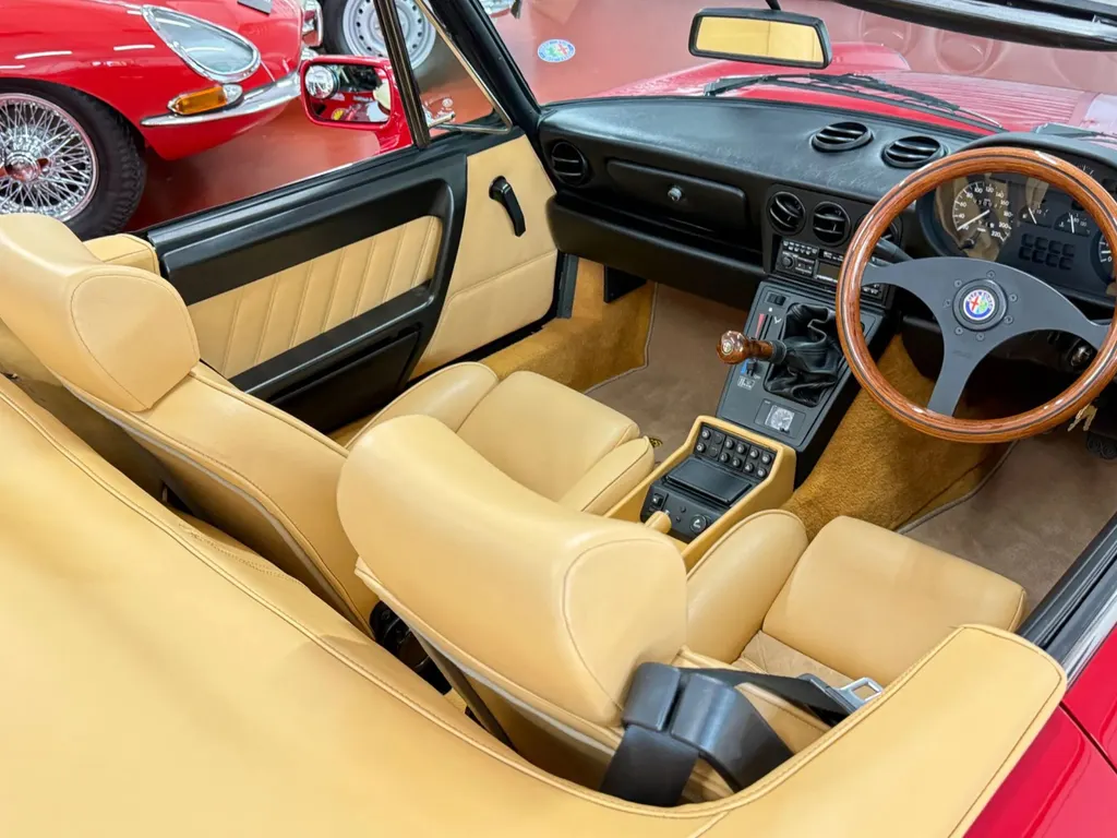 Alfa romeo spider gj77ox38valz xvduwpx9