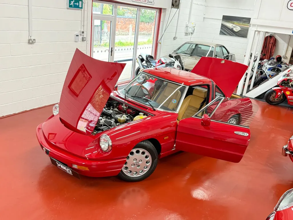 Alfa romeo spider ij55gi7caevgkjpmo8uu1