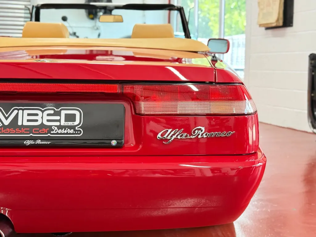 Alfa romeo spider unvlj2spnz jbbfak5yji