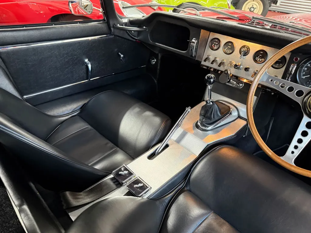 Jaguar e type 2rlbw1jodhpyfpf3abke6