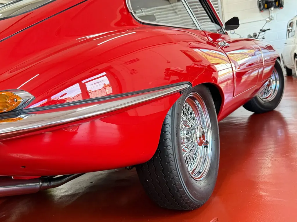 Jaguar e type ogg8sk2qo6ns 1hkq 92n