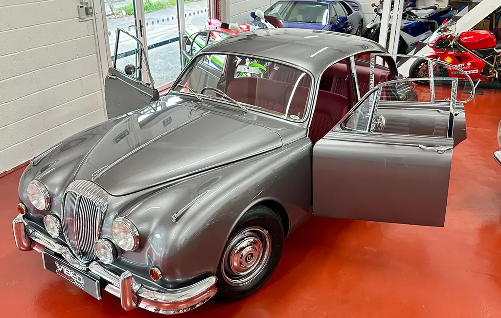 Daimler 2.5 v8  d4v 96pveftypmer1oep7