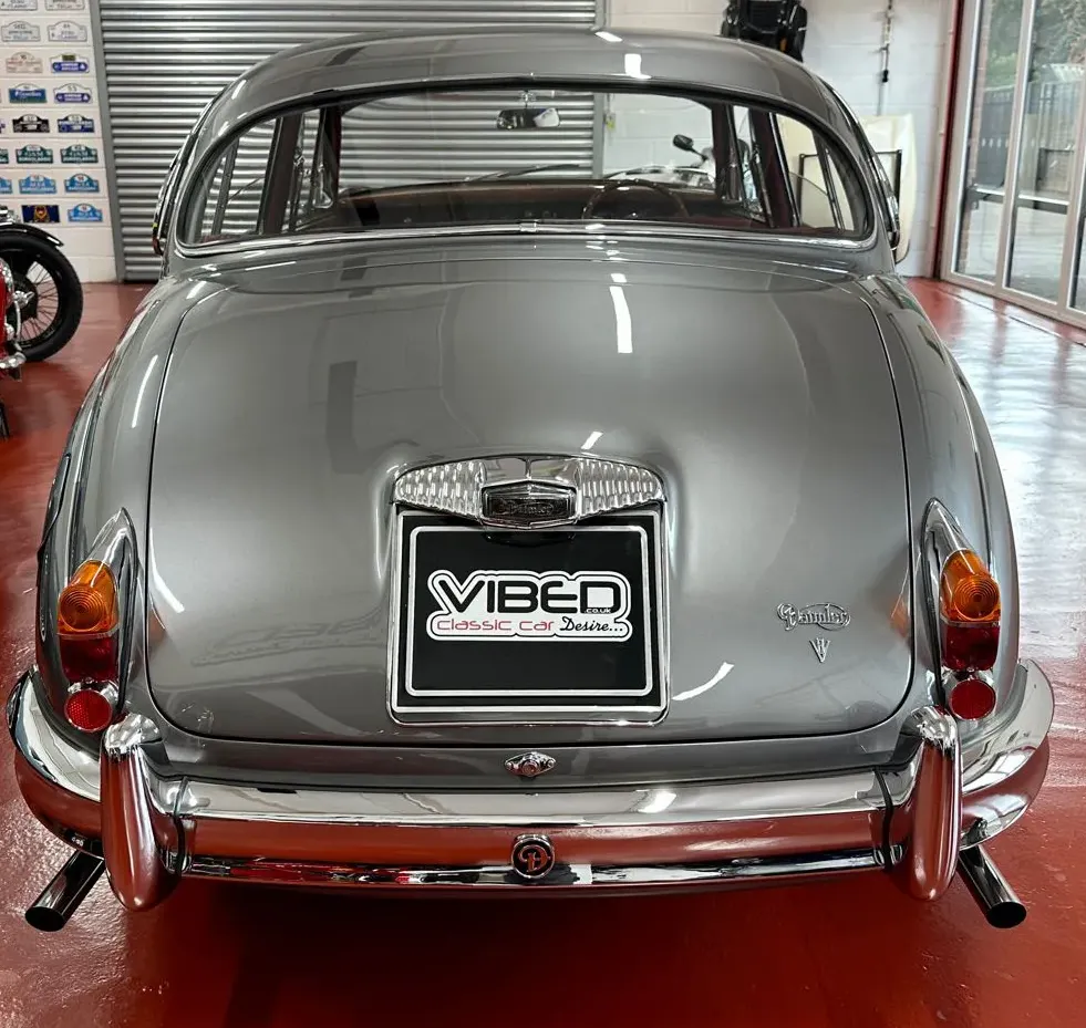 Daimler 2.5 v8  a2zxwdmhihzocnyxzsddu