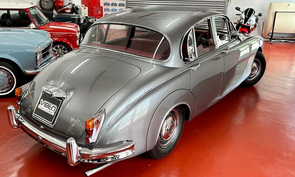 Daimler 2.5 v8  kmqzl sippeqfla23x5ju