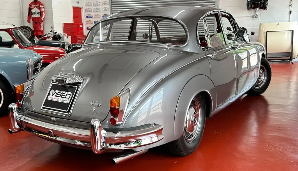 Daimler 2.5 v8  y3tklgun xoy3ttp7hjlh