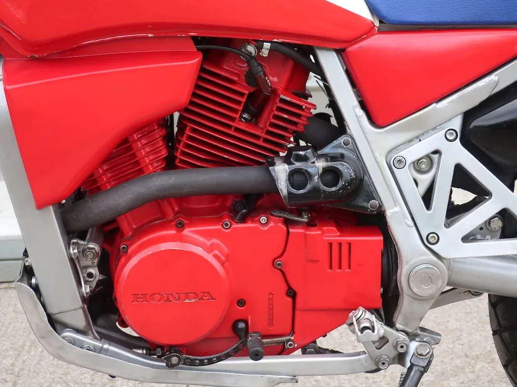 Honda xlv750r  8pxxlwrmpdied2amuvsuq