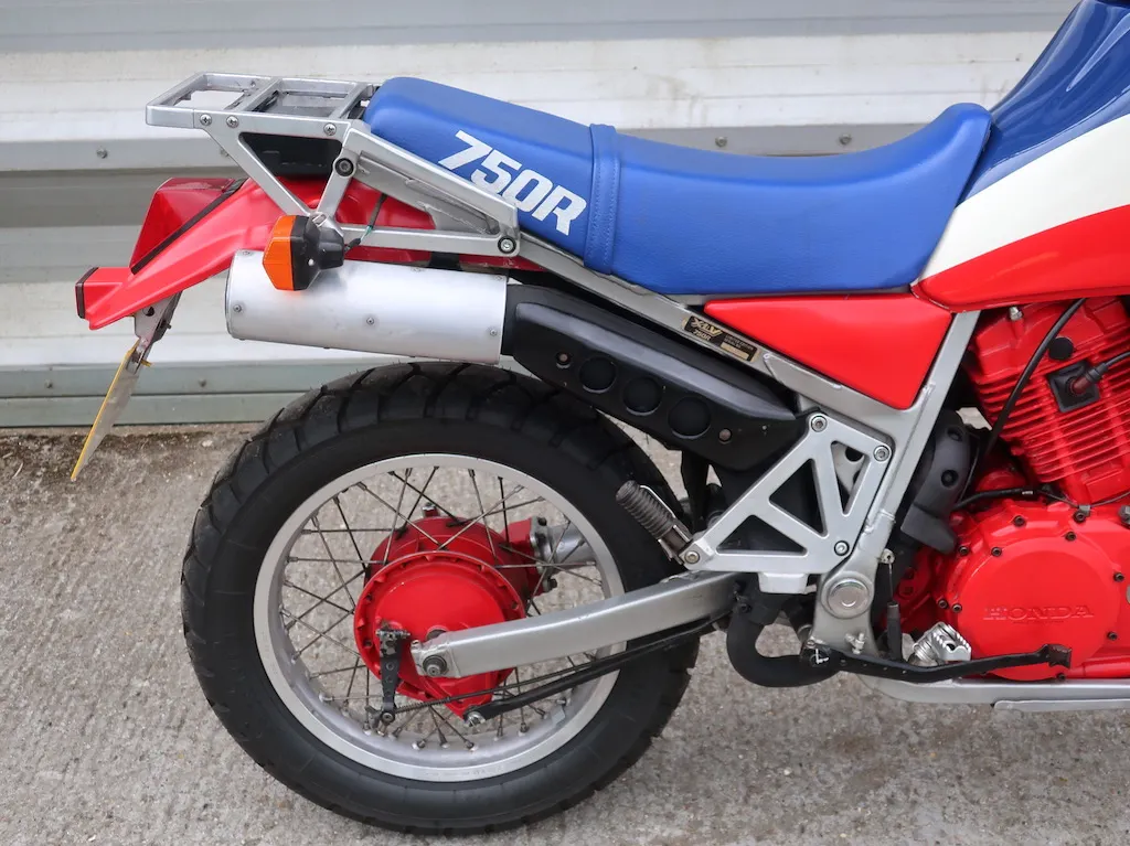 Honda xlv750r  acq pcpye8gzyj6jbaxtw
