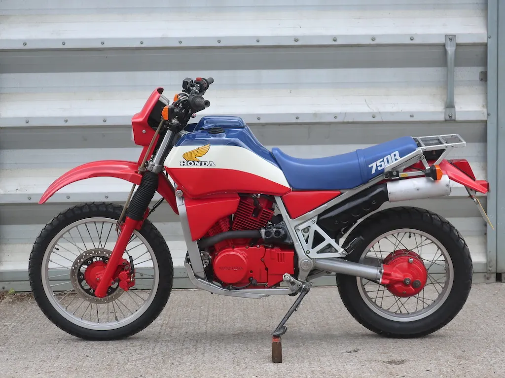Honda xlv750r  e qwdu bk v9bvd4gqid1