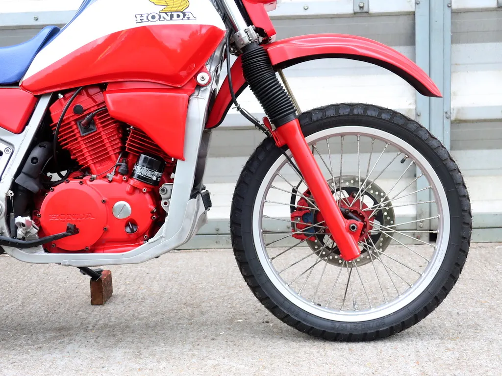 Honda xlv750r  sczbmvjwp1ji2vt6 lwmv
