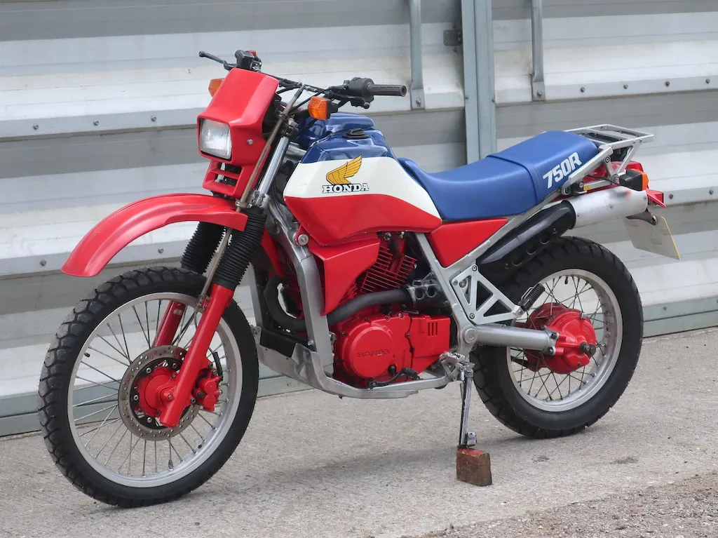 Honda xlv750r  v8zbbarfpzio60k5j7nbf