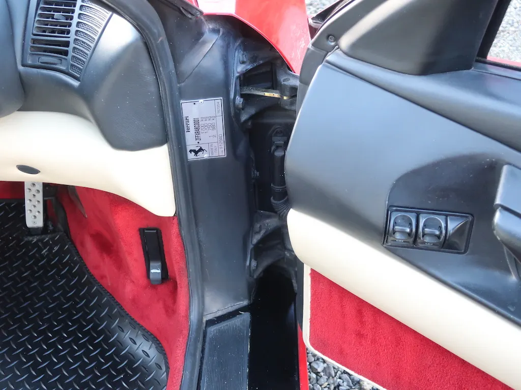 Ferrari f355  pzbkwjuufm4voqulgork