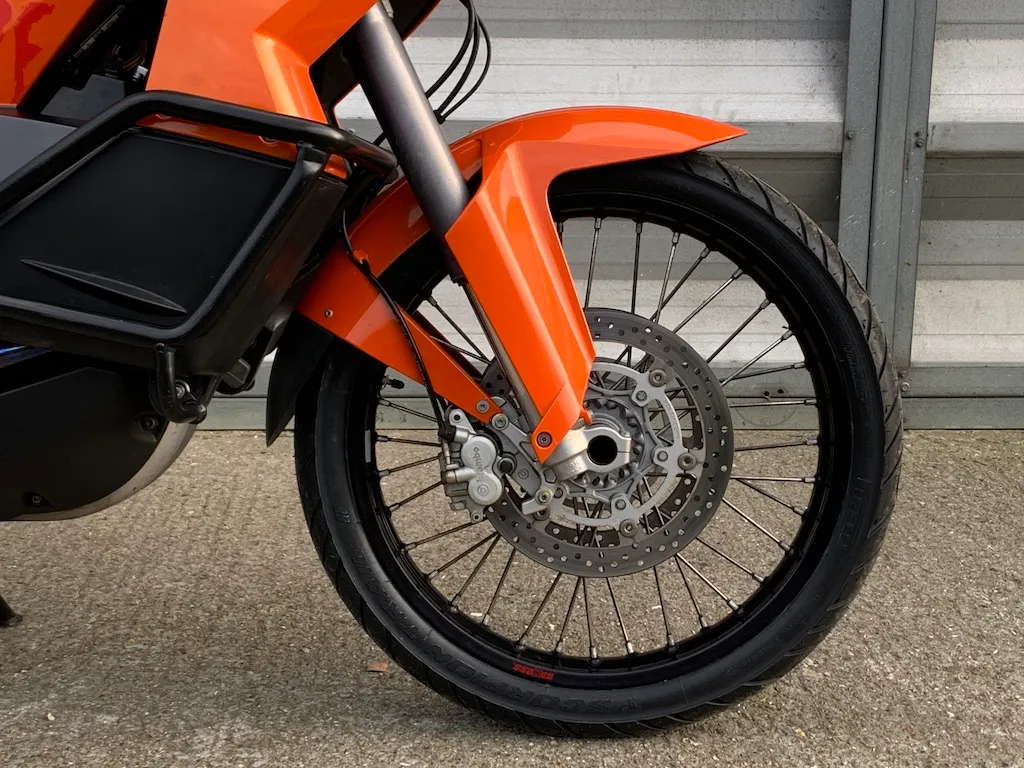 Ktm 990 9sjnlout1 lnxtyifv vw