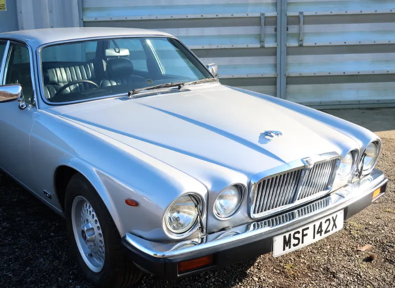 Jaguar xj6 rdlwivat0fjs ln2hjp5q