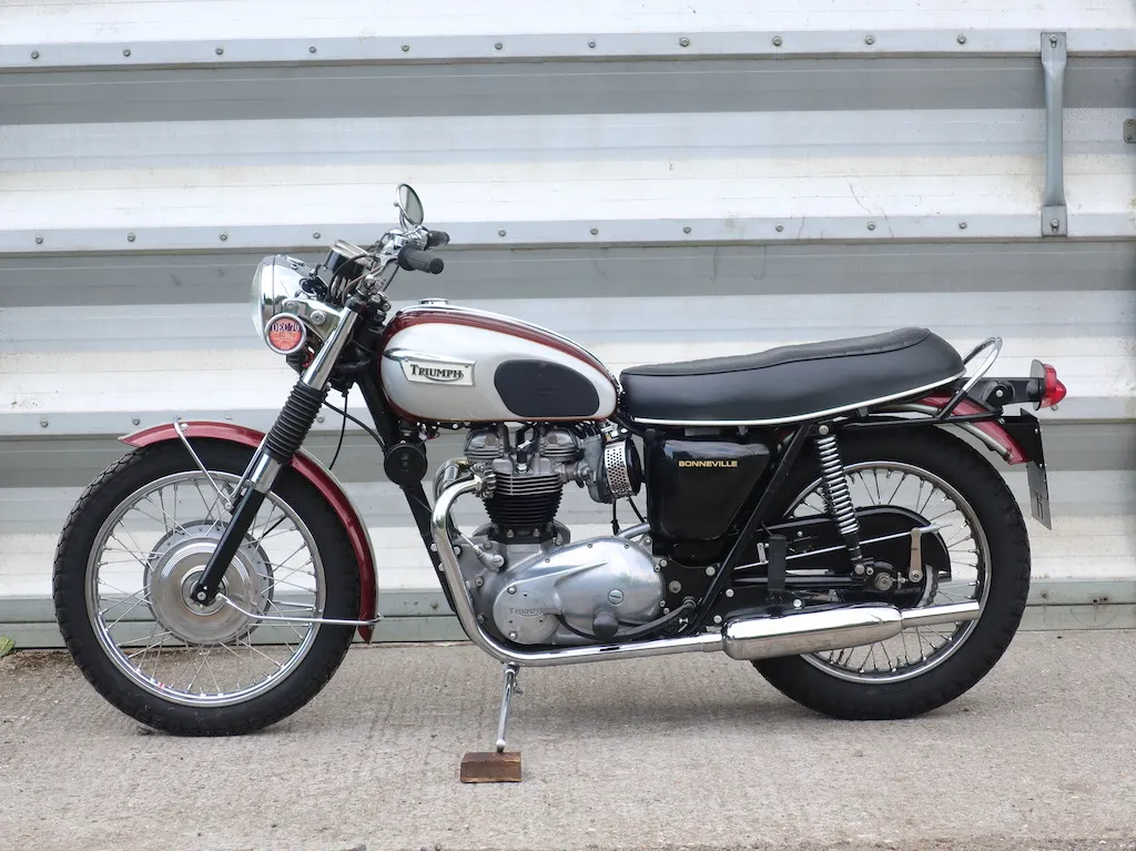 Triumph  bonneville 8raky4c1vbzsewyo9dgeh