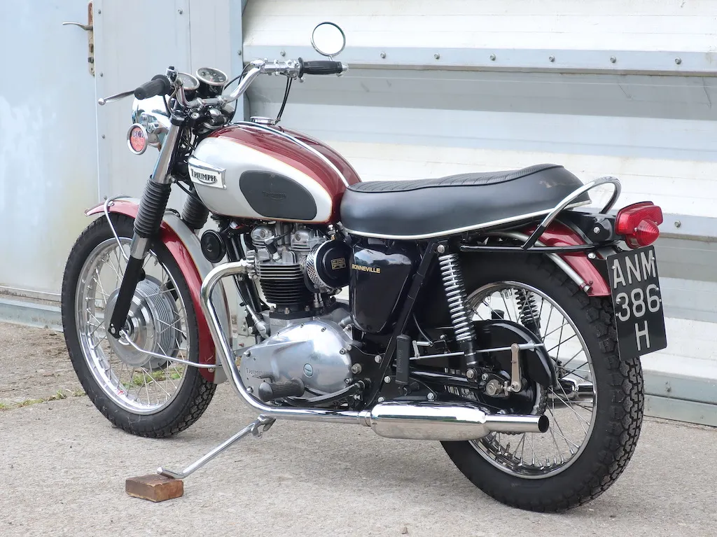 Triumph  bonneville nspehehrqewv5x86dy6rg