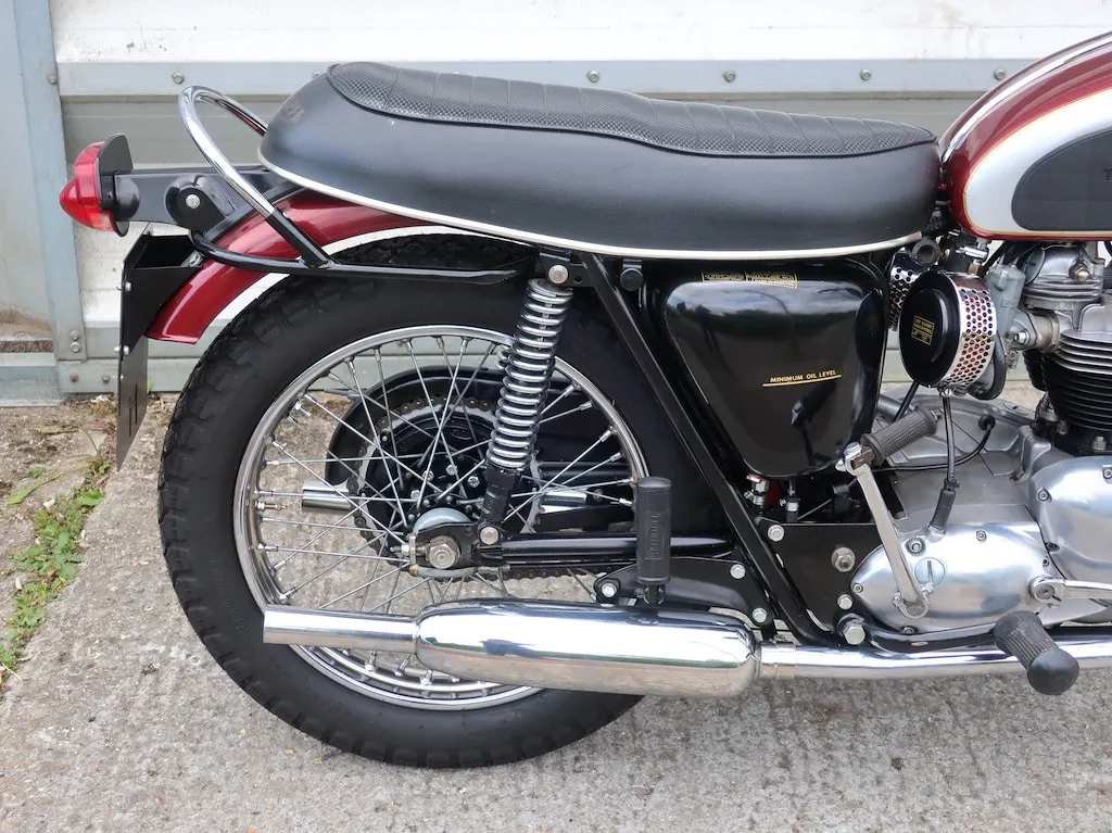 Triumph  bonneville qm7z8oqfwcavczo6r qfq