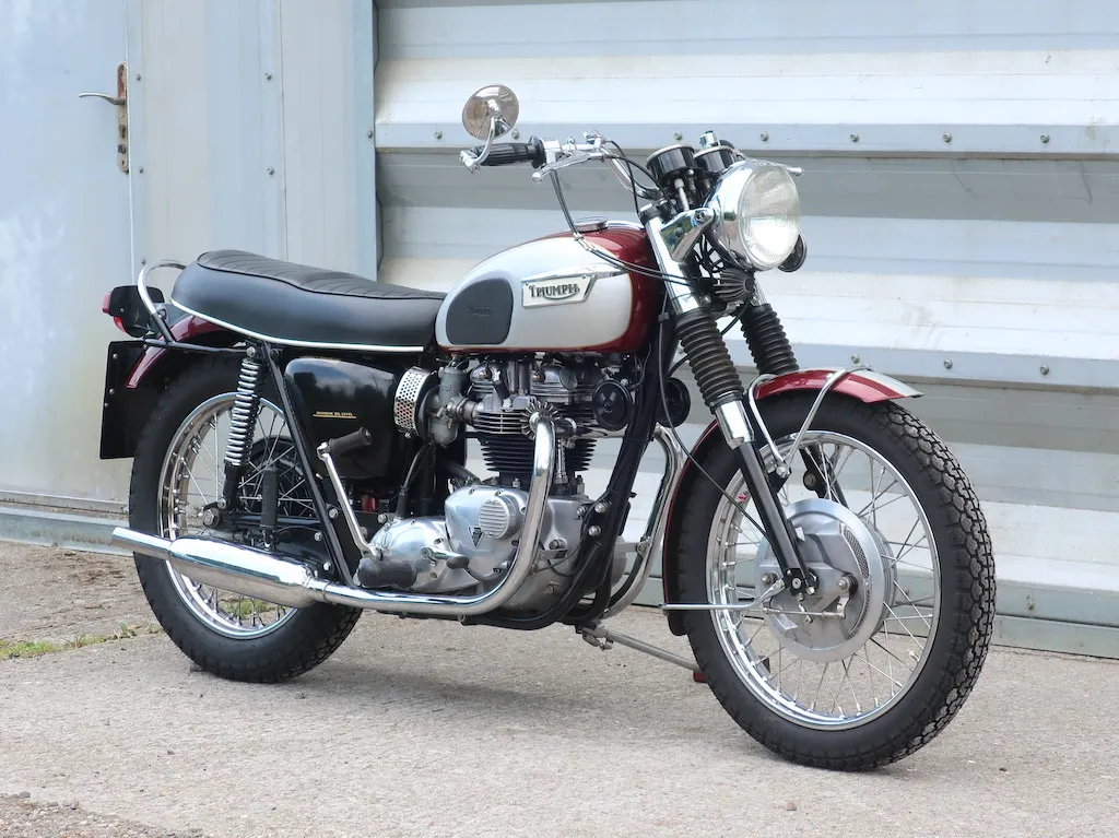 Triumph  bonneville ykn0jlwraa4zs48puzzsh