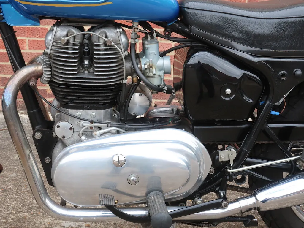 Royal enfield interceptor cagbui3dsf167m1d1pxmx
