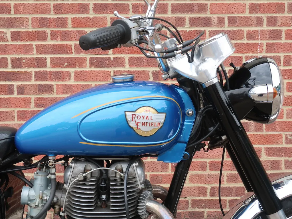 Royal enfield interceptor yzkakezmf0ckatlmza2u2