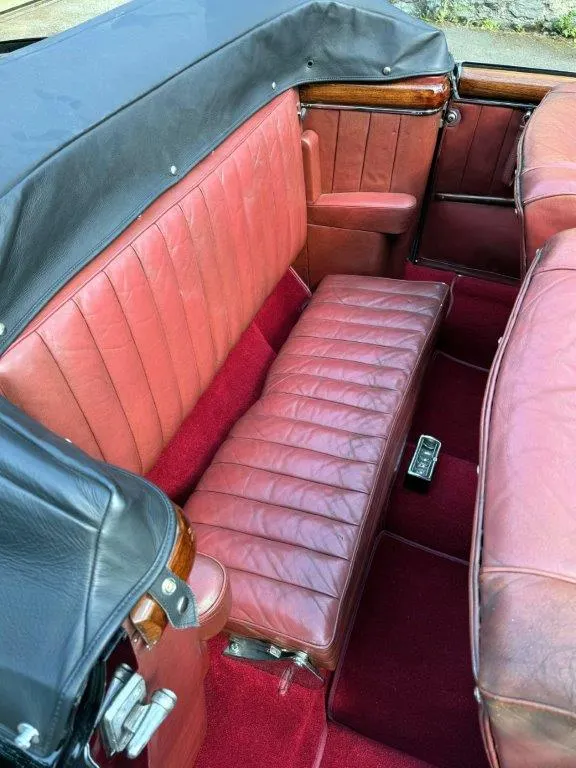 Mercedes benz 220s pfh5jdzdanomnopw72u8b