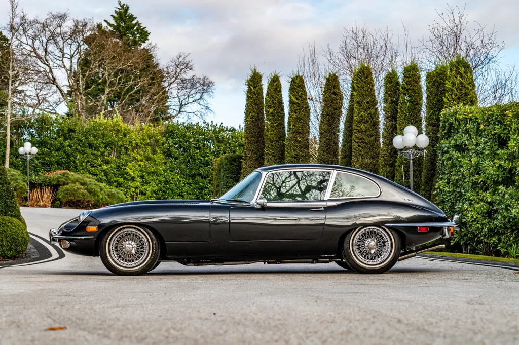 Jaguar  e type 4.2 series 2 22  25706 miles  undergoing full serviced ootbi6efskblurmeebuva