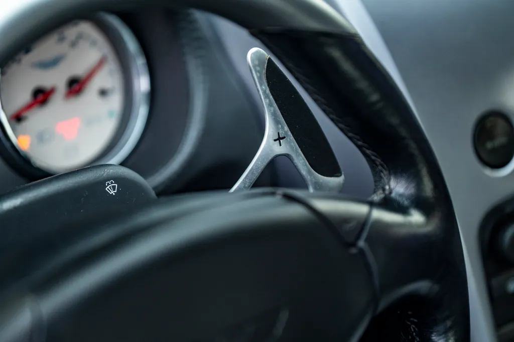 Aston martin vanquish pre production  delivery mileage  am heritage status 0t2y6a4vohlfi9heqjbf8