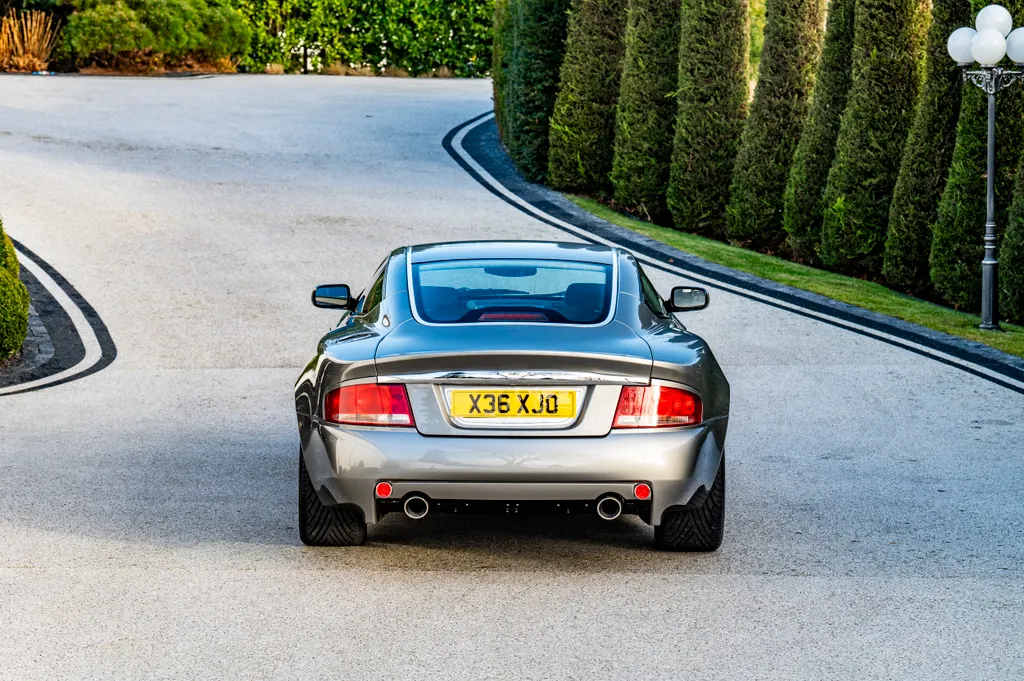 Aston martin vanquish pre production  delivery mileage  am heritage status 2nwydu9 nqlt fdfuajfk