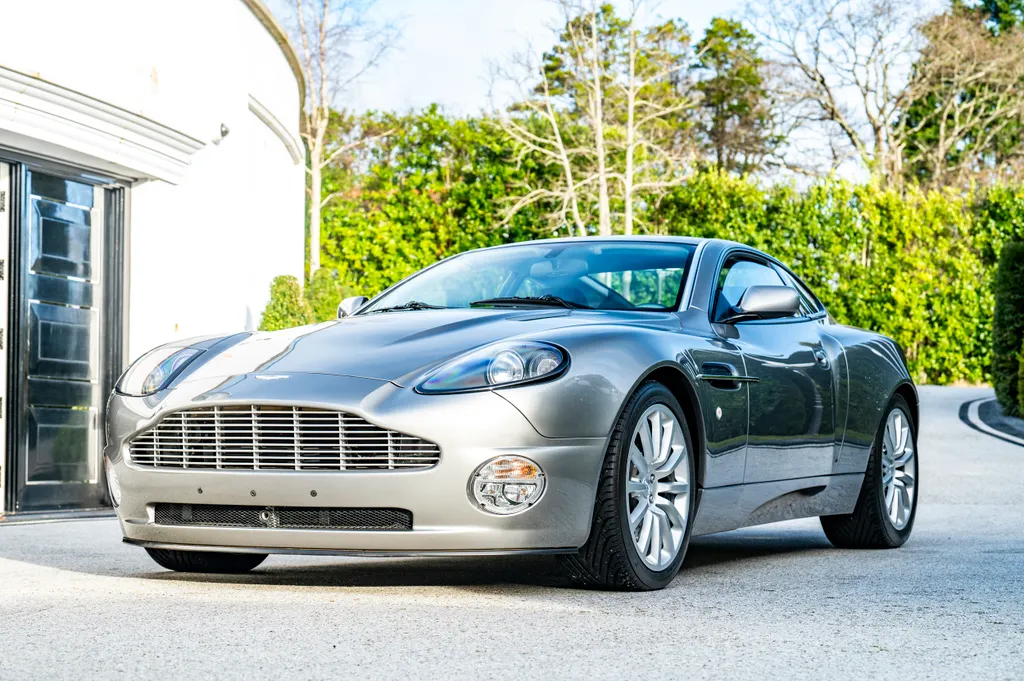 Aston martin vanquish pre production  delivery mileage  am heritage status 7c02g70q23dbp 4jkfvw6