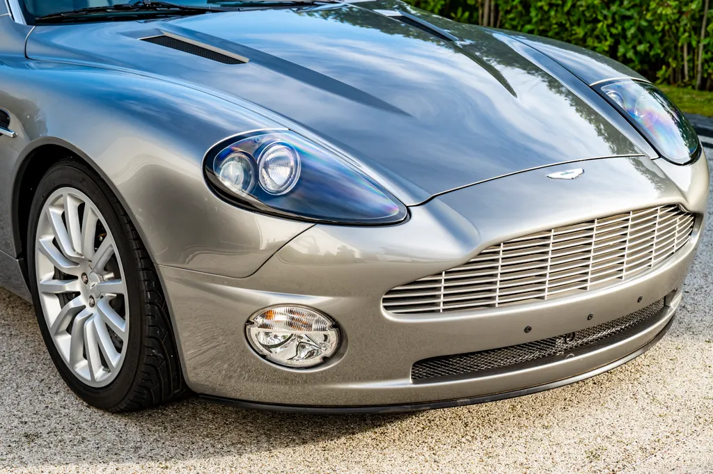 Aston martin vanquish pre production  delivery mileage  am heritage status gm xptsj9u923ytnybc3x