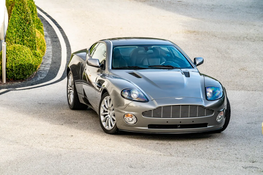 Aston martin vanquish pre production  delivery mileage  am heritage status iz281vg dipzgpb68bv60
