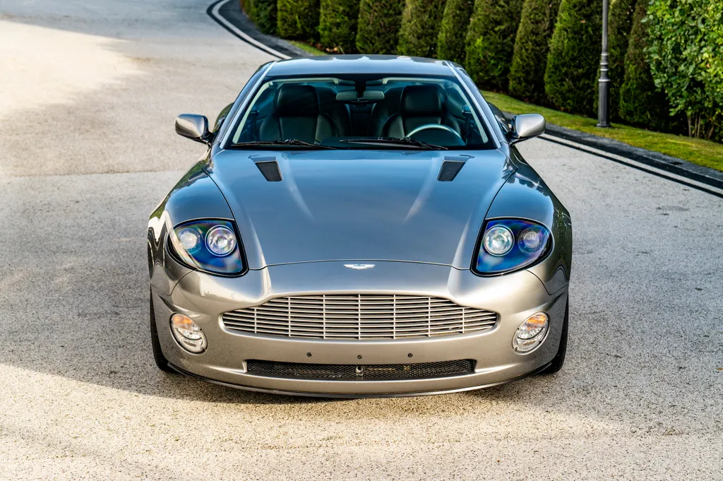 Aston martin vanquish pre production  delivery mileage  am heritage status jpmejgklcobqeic8u4eim
