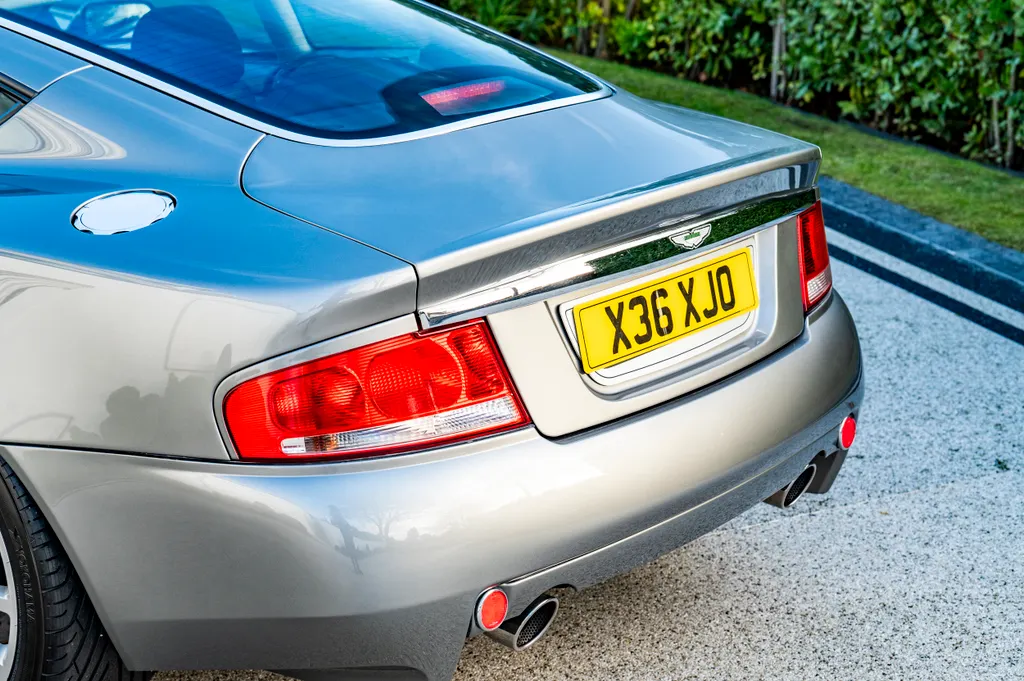 Aston martin vanquish pre production  delivery mileage  am heritage status uvnulxoinbxkqvm2d4mog