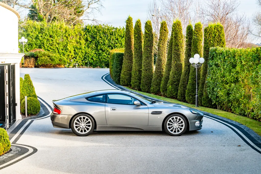 Aston martin vanquish pre production  delivery mileage  am heritage status vmzyq5r5ljyp7adfq6zjl