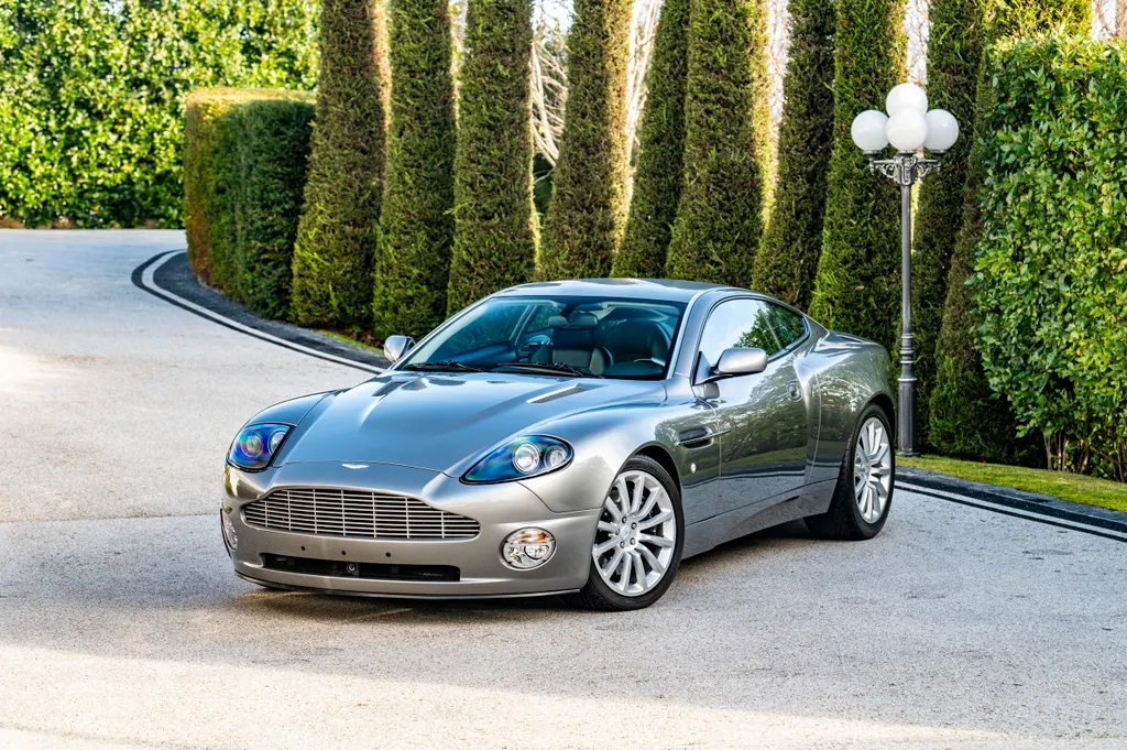 Aston martin vanquish pre production  delivery mileage  am heritage status atn fluzlorgbza9ljadb