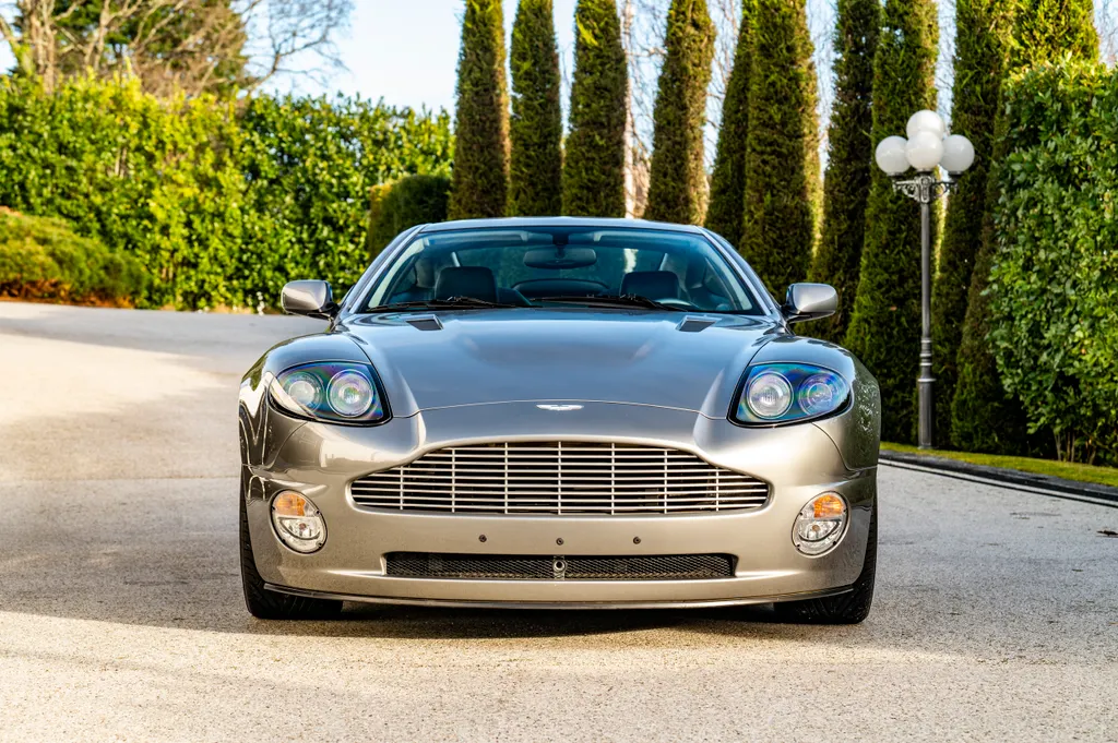 Aston martin vanquish pre production  delivery mileage  am heritage status d629hqjambe7gqbara8lv