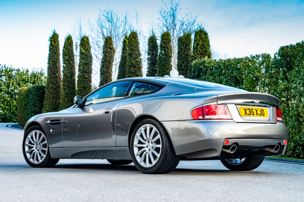 Aston martin vanquish pre production  delivery mileage  am heritage status gvgqcxwim8kl0tkpysjds