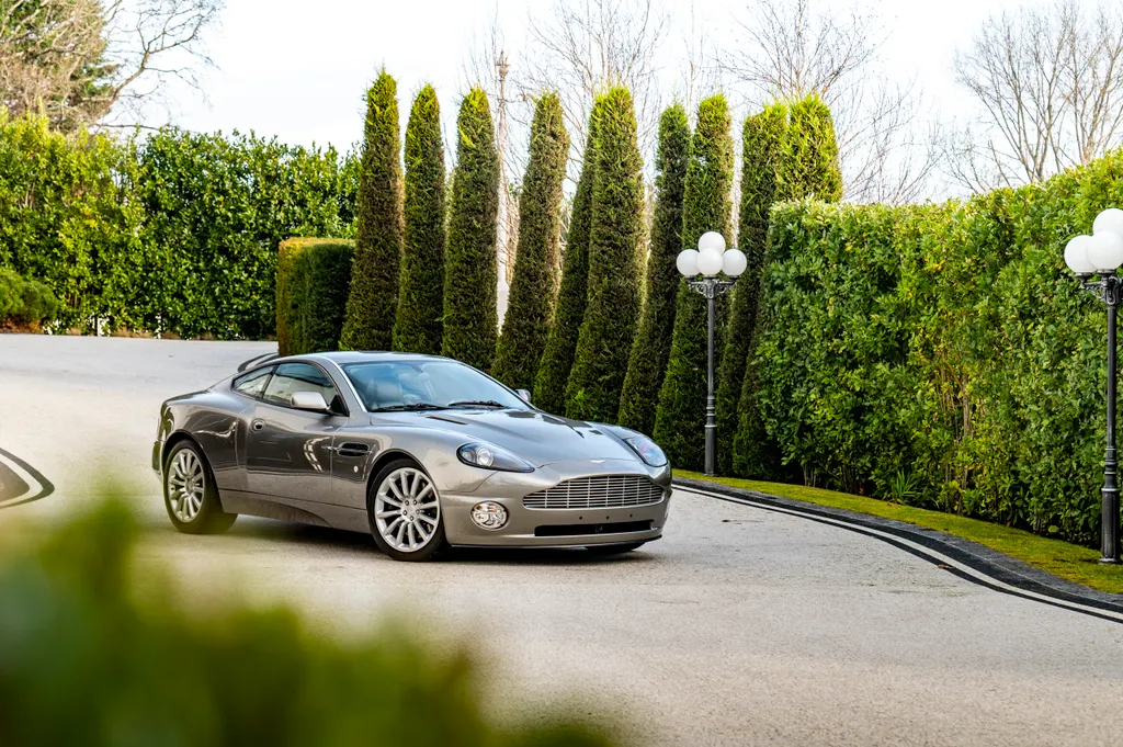 Aston martin vanquish pre production  delivery mileage  am heritage status kyv8vlomba8d6joohxhbl