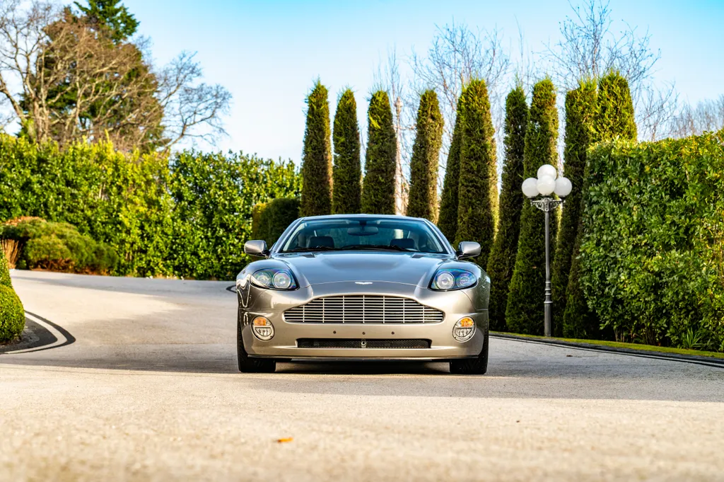 Aston martin vanquish pre production  delivery mileage  am heritage status spuapvjqycec89jqzcafp